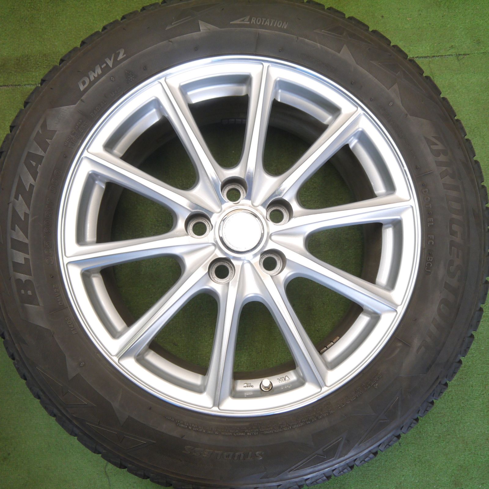 キレイ◎スタッドレス 225/60R17 ブリヂストン ブリザック DM-V2 ECO 