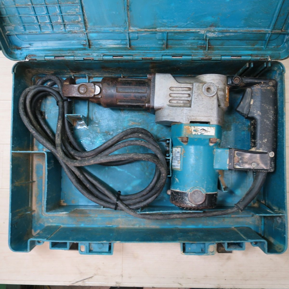 [送料無料] ☆マキタ 35mm ハンマードリル HR3520 電動 工具 ハンマドリル makita 100V コード式 穴あけ はつり ハツリ☆ 12,768円