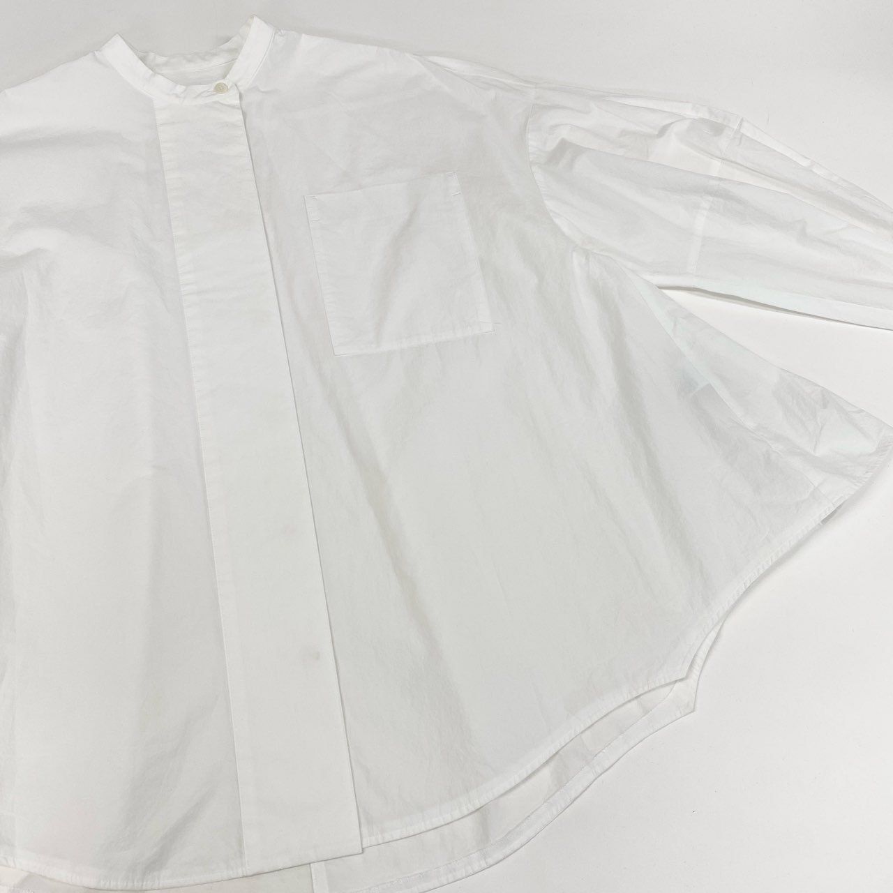 ENFOLD エンフォルド ヘキサゴンシャツ 白 M ノーカラー 長袖 22AW 63i12 《美品》 ENFOLD エンフォルド ヘキサゴンシャツ 長袖シャツ