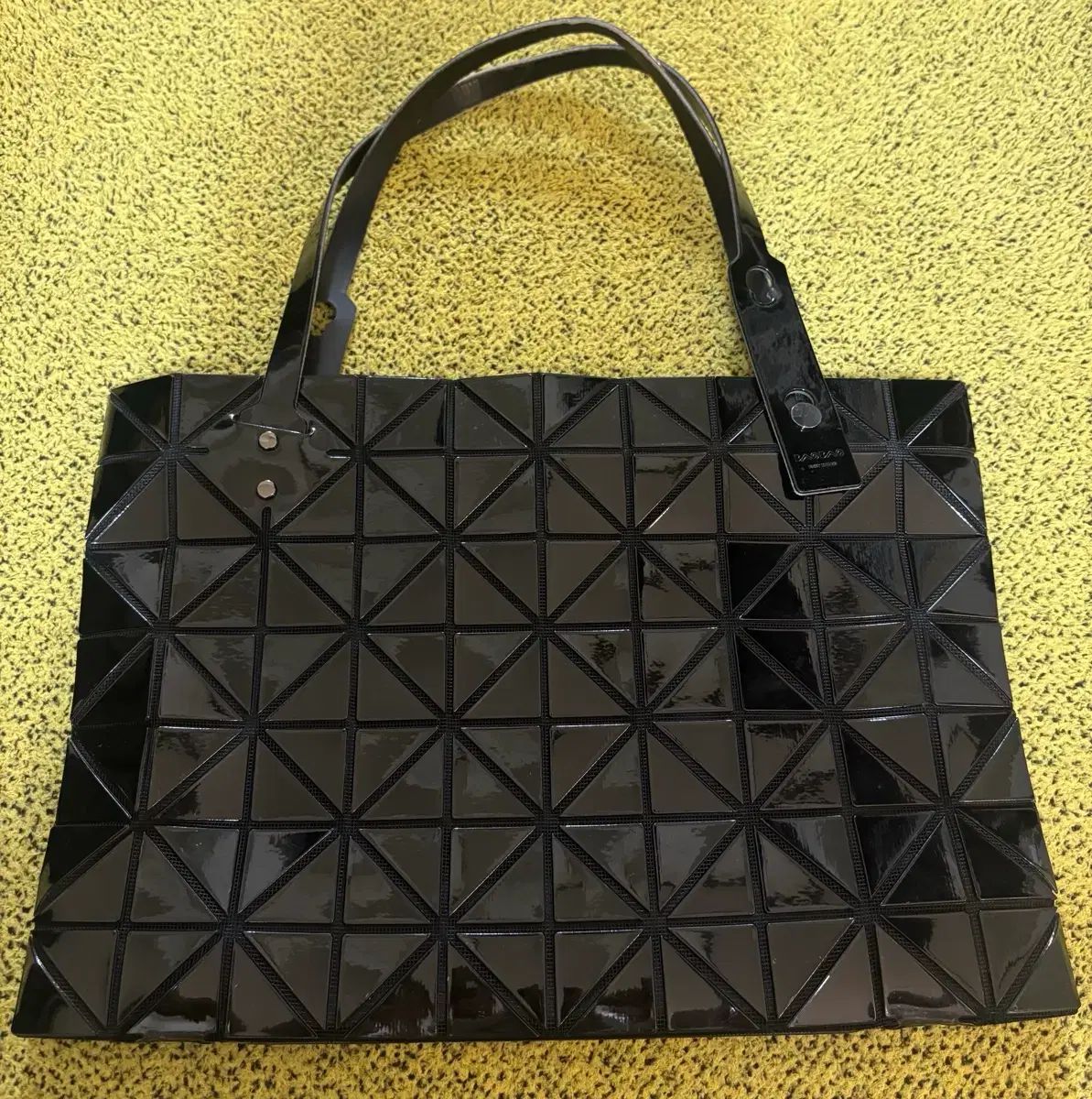 イッセイミヤケ BAO BAO ISSEY MIYAKE バオバオイッセイミヤケ バッグ 光沢 トートバッグ