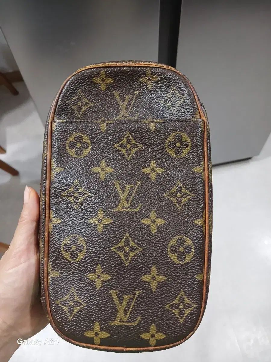 正規品 ルイヴィトン ゲンジ ショルダーバッグ