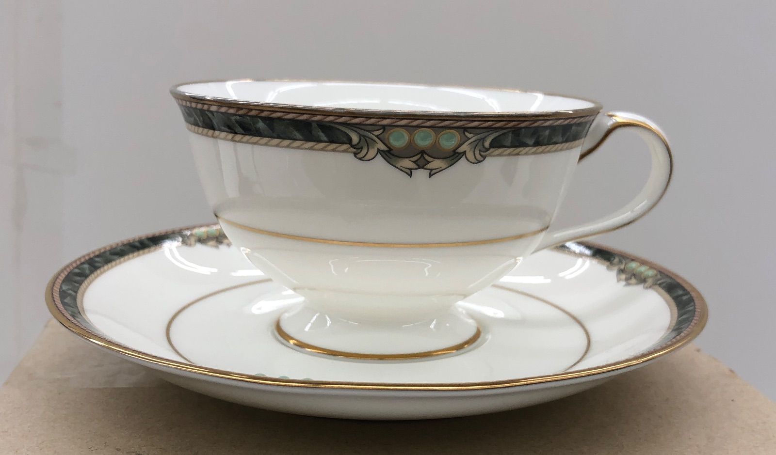 中古・現状品】Noritake ノリタケ ボーンチャイナ カップ＆ソーサー 2