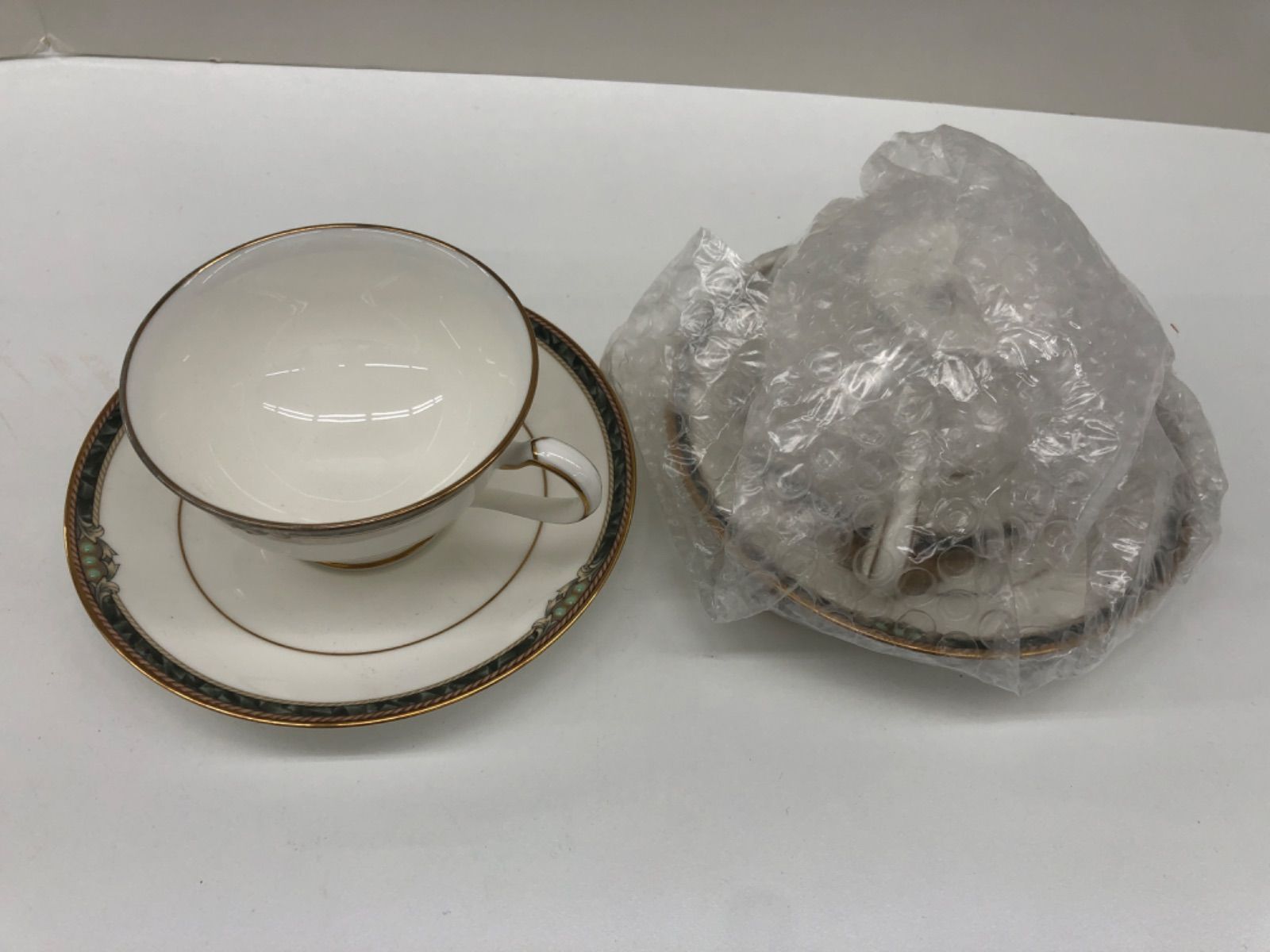 中古・現状品】Noritake ノリタケ ボーンチャイナ カップ＆ソーサー 2