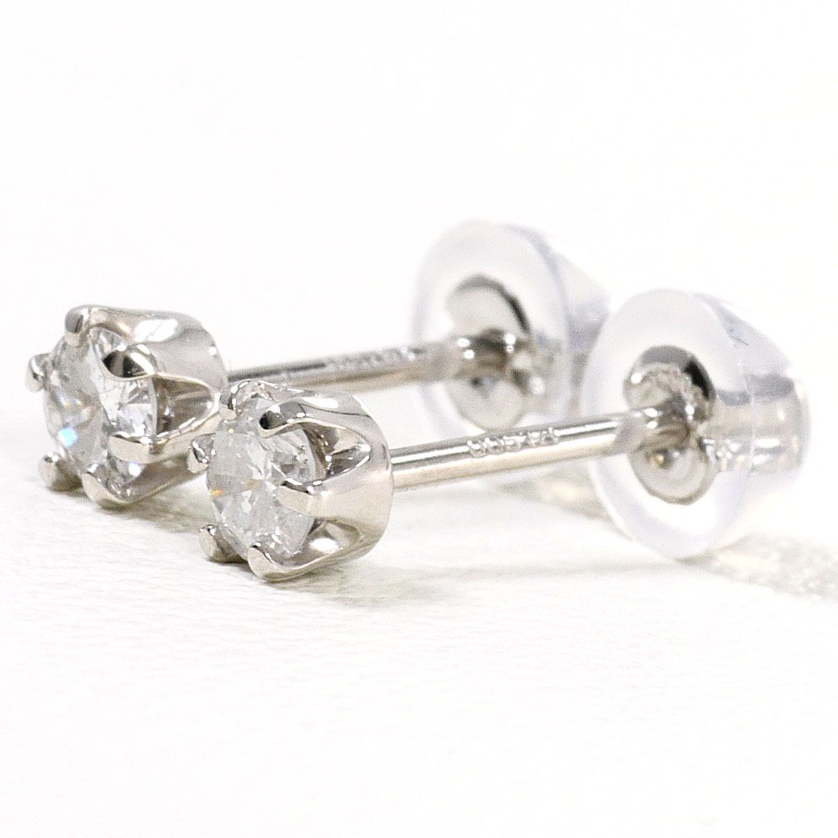 PT900/プラチナ ピアス ダイヤモンド 0.10ct 総重量約0.6g - メルカリ