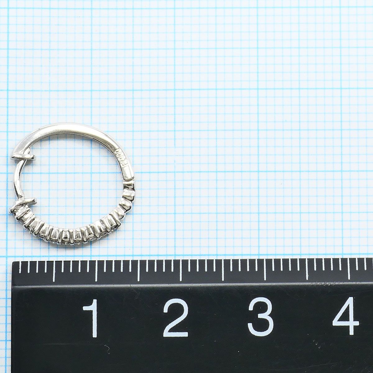 PT900/プラチナ ピアス ダイヤモンド 0.10ct 総重量約2.6g - メルカリ