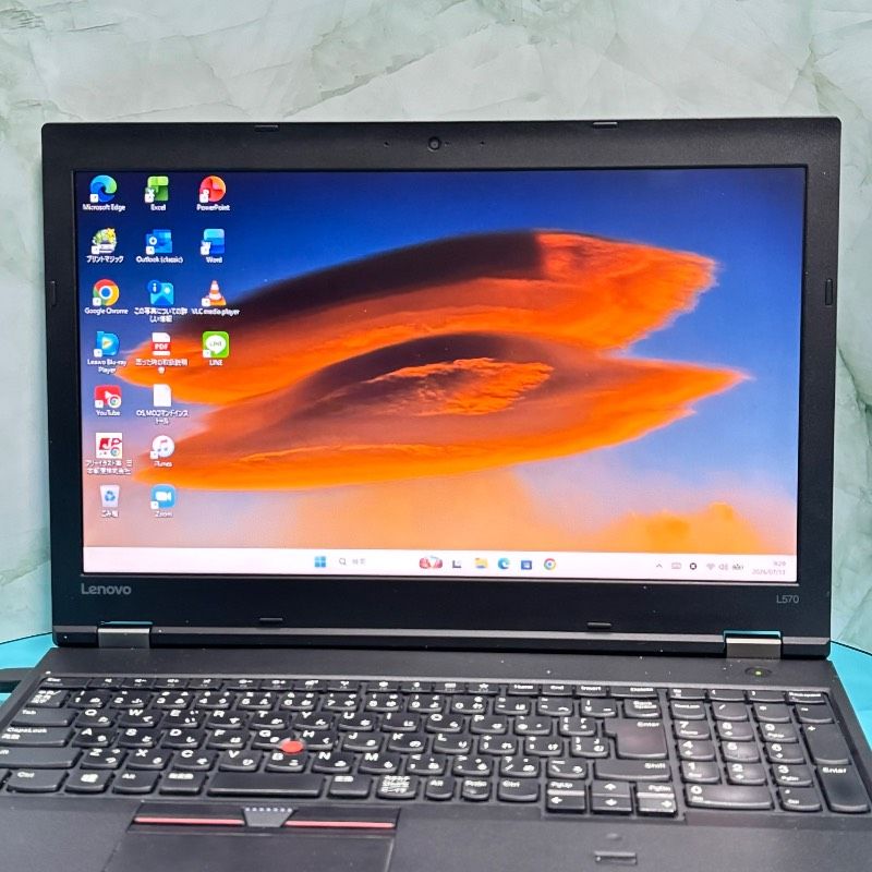 爆速7世代Core i7✨動作良好✨Lenovoノートパソコン✨SSD240GB