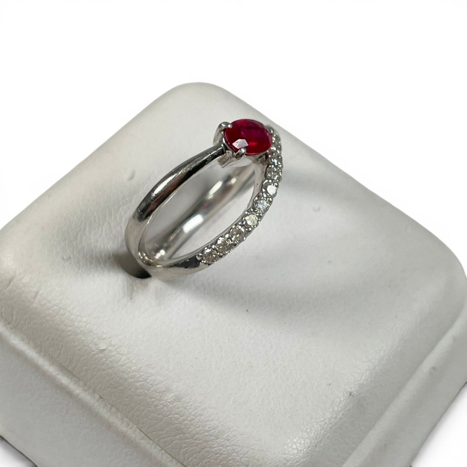 Pt900 天然ルビーリング ルビー0.48ct ダイヤ0.30ct 約10号 鑑別書付 総重量約6.5g
