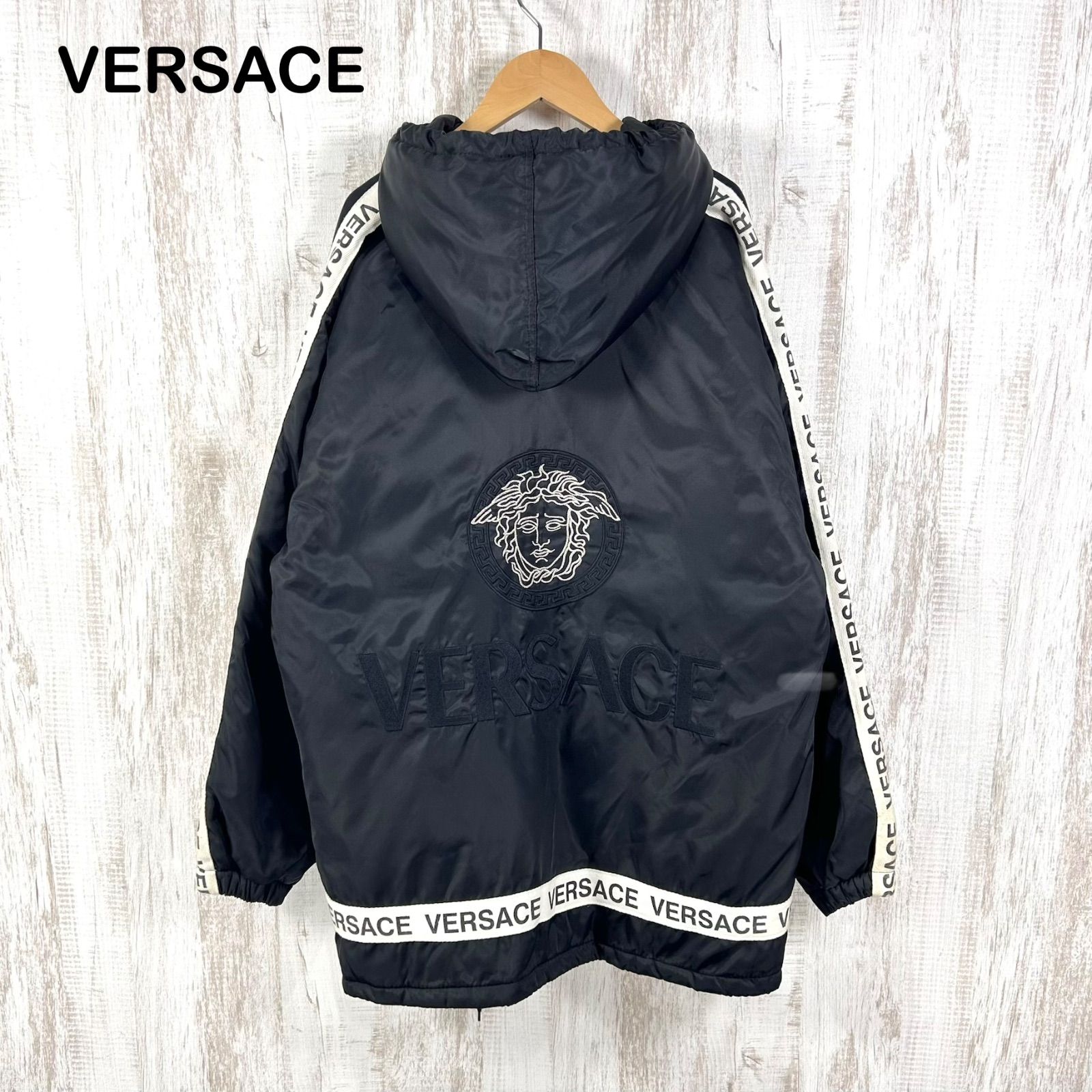 Versace Jeans Couture ヴェルサーチジーンズクチュール メドゥーサロゴ刺繡 ナイロンジャケット ブラック ヴェルサーチェ