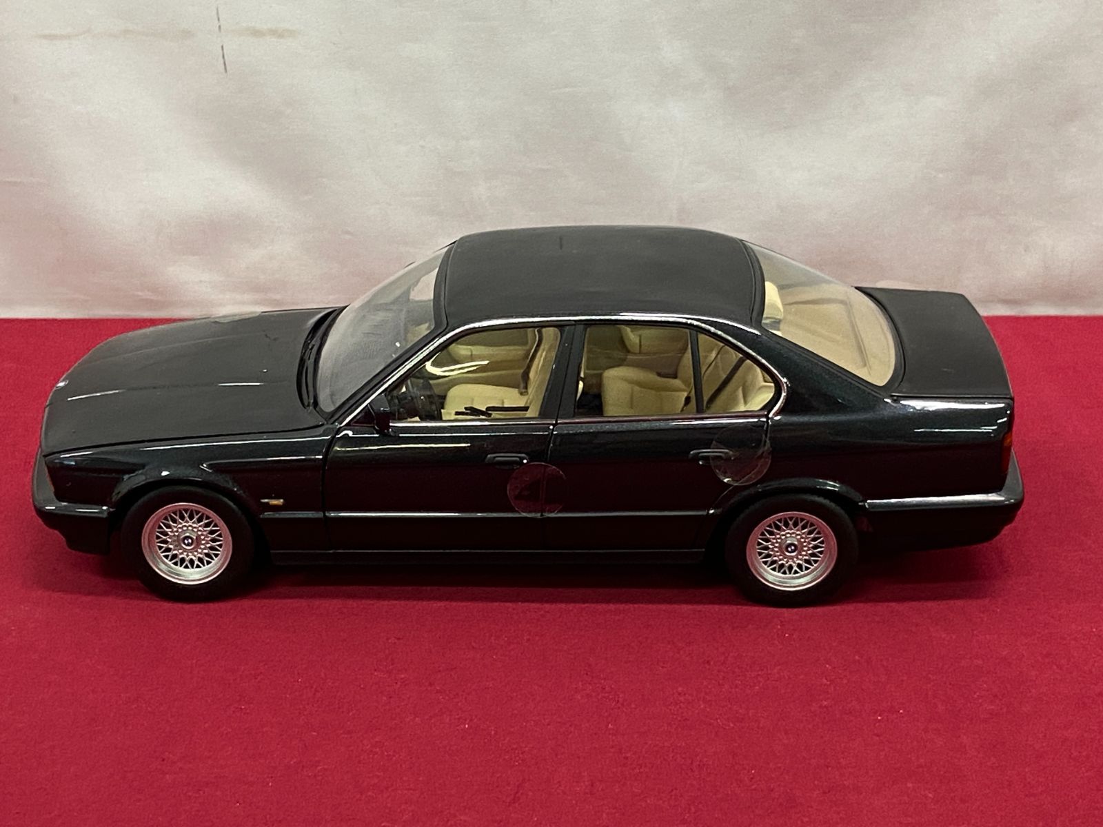カメ】MINICHAMPS ミニチャンプス 1/18 BMW 535i-1998 ミニカー 『箱