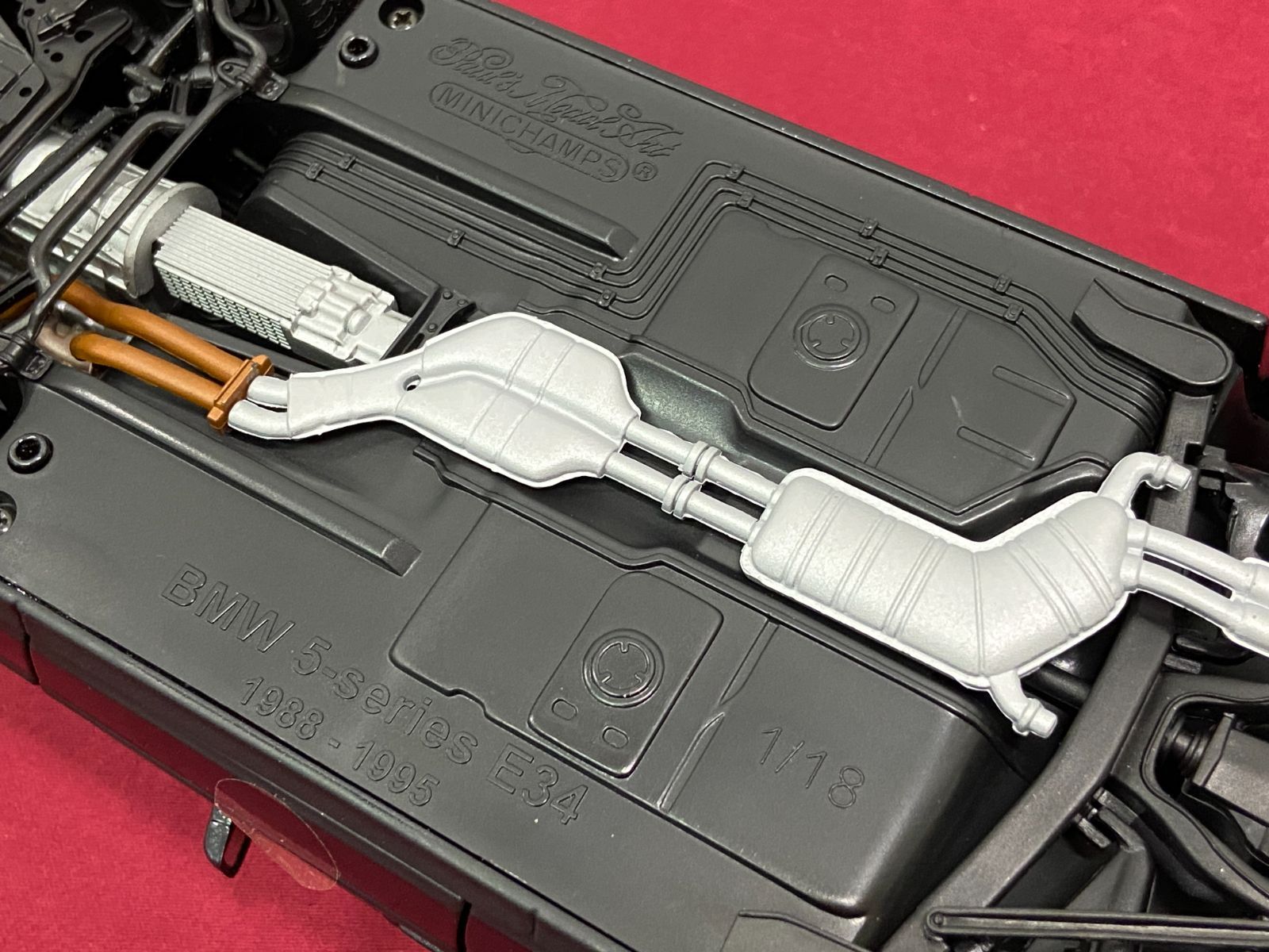 【カメ】MINICHAMPS ミニチャンプス 1/18 BMW 535i-1998 ミニカー 『箱イタミ有』 707