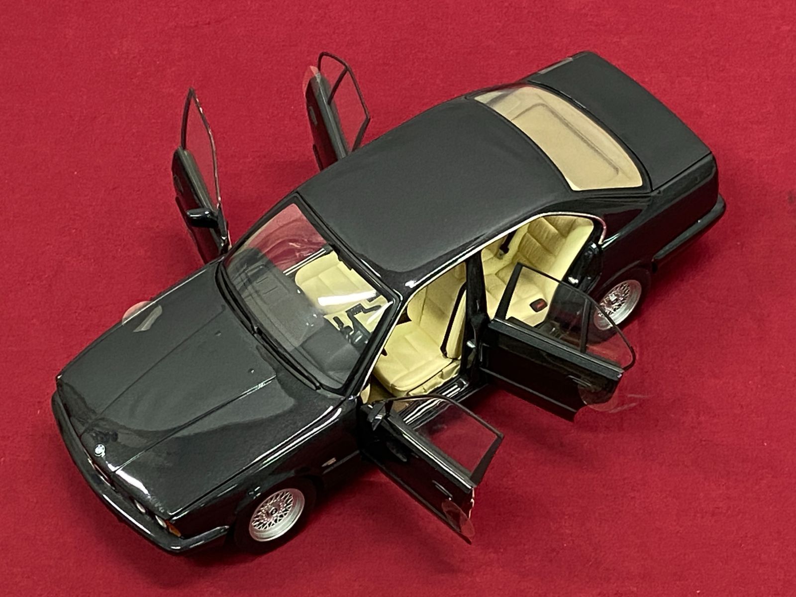 【カメ】MINICHAMPS ミニチャンプス 1/18 BMW 535i-1998 ミニカー 『箱イタミ有』 707