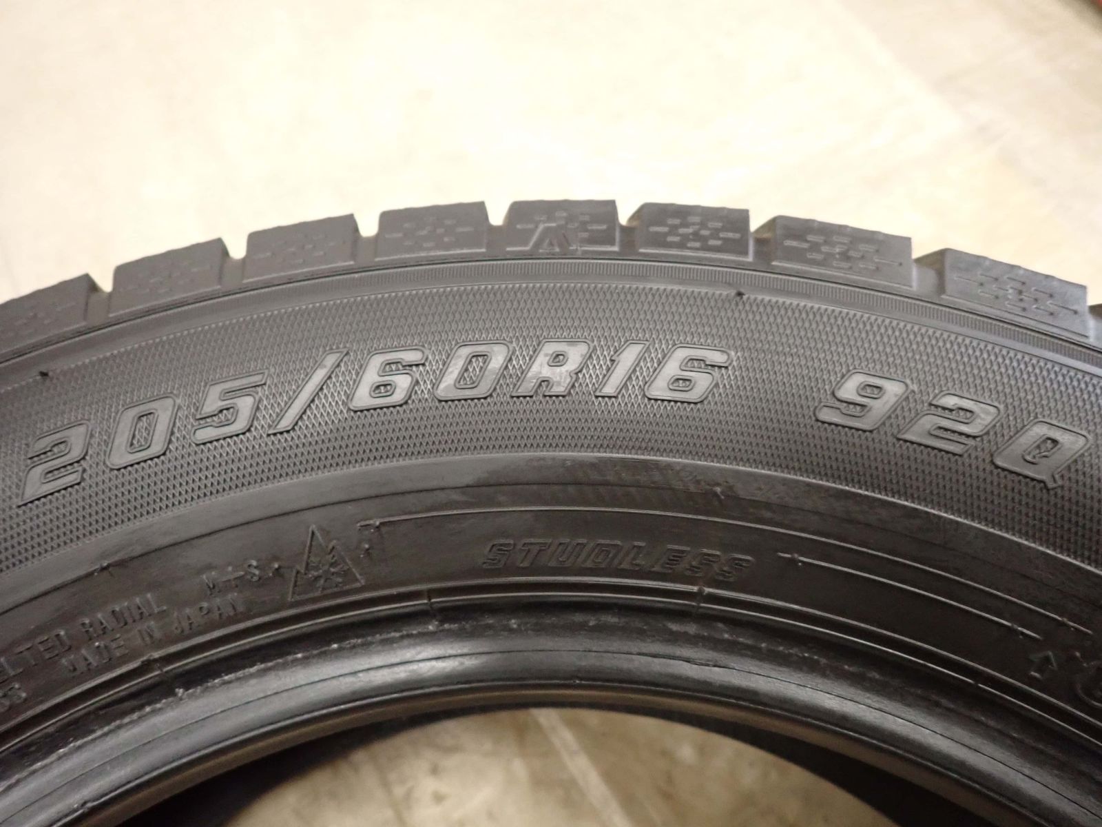 冬4本SET 会社宛 送料無料 205/60R16 92Q グッドイヤー アイスナビ 7 2022年製 ノア ヴォクシー エスクァイア プリウスα セレナ NO,I6982
