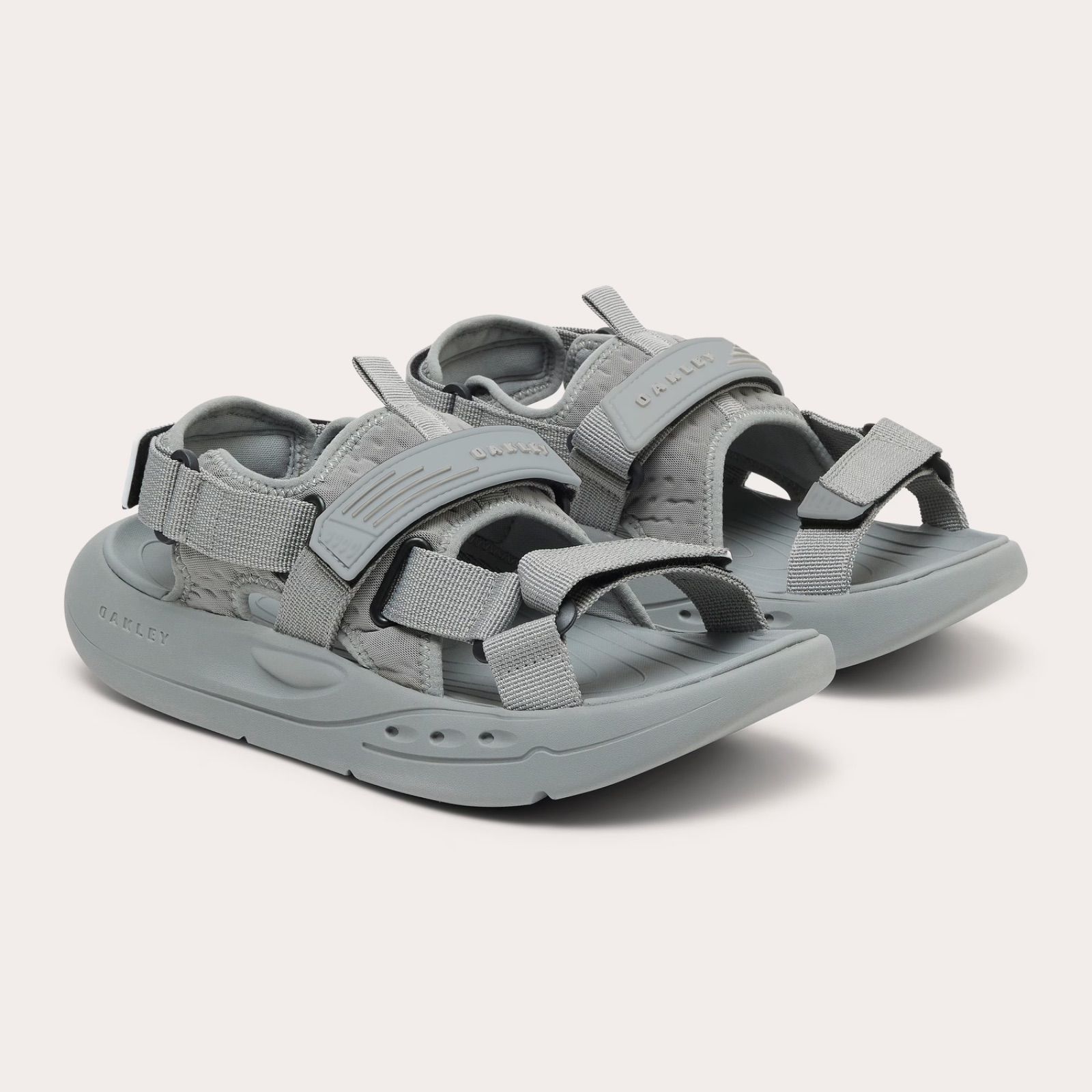 オークリー　OAKLEY サンダル グレー　FOF100706 314 ビーチサンダル キャンプ 正規品 アウトドア 10.0 インチ 28.0 センチ 28 STUDIO cement　スポーツサンダル