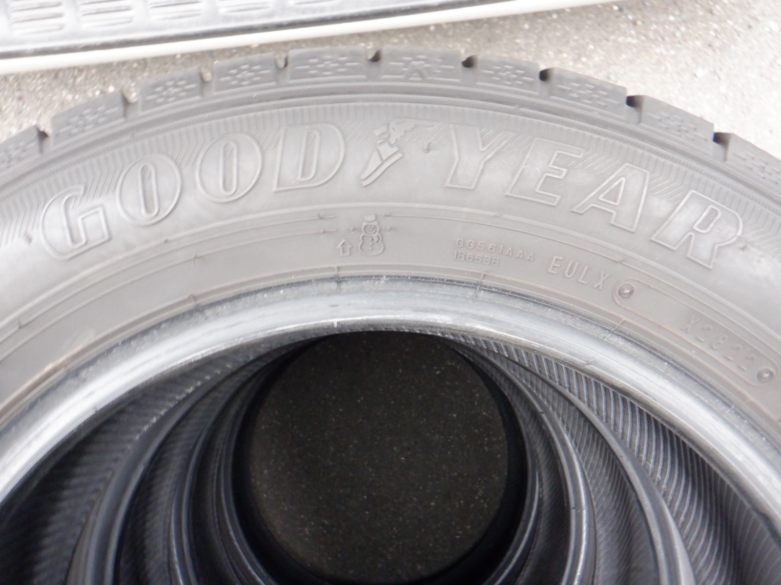 中古バリ山 185/65R15 グッドイヤー アイスナビ7 2022年製 4本 