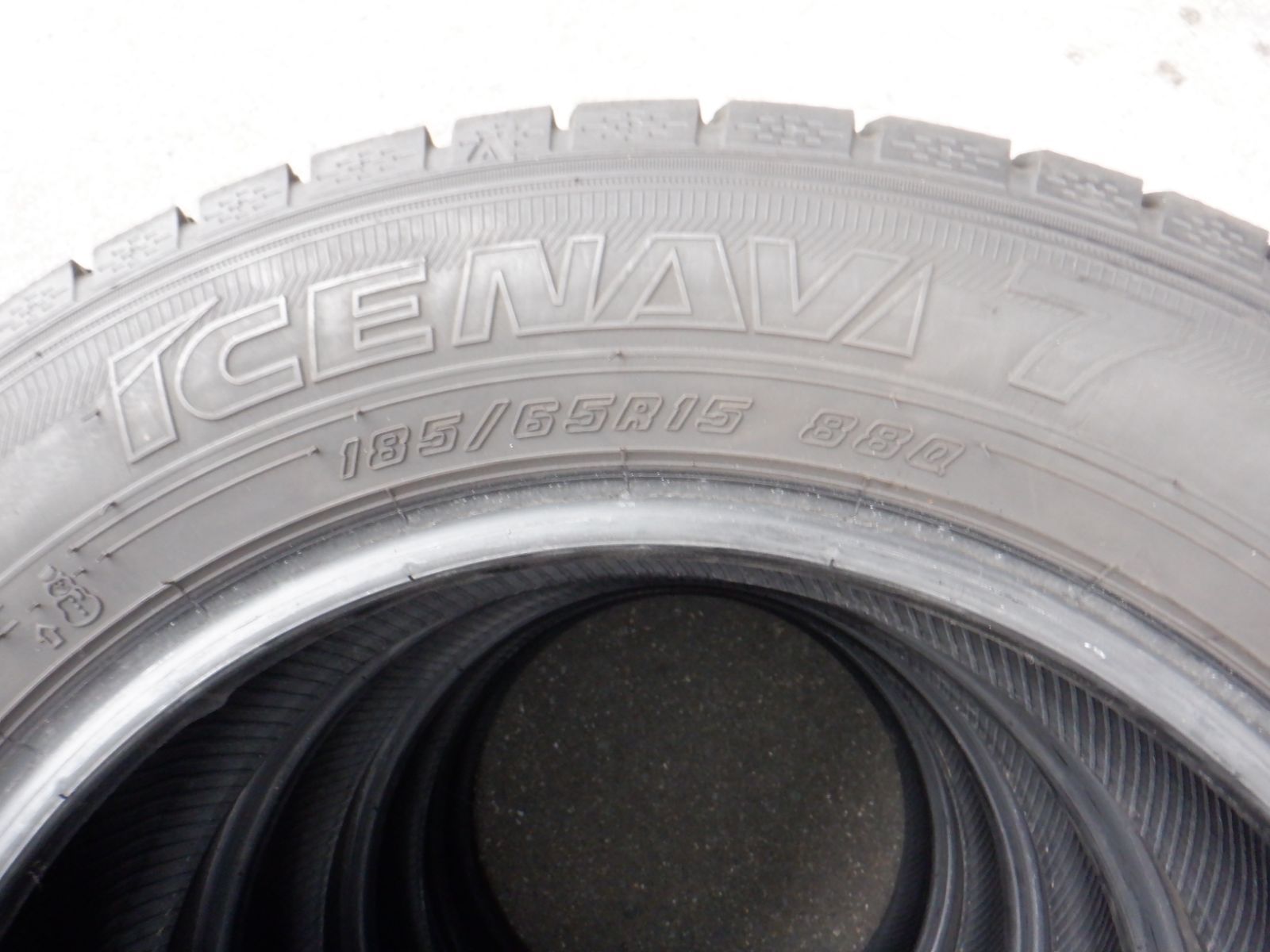 中古バリ山 185/65R15 グッドイヤー アイスナビ7 2022年製 4本 