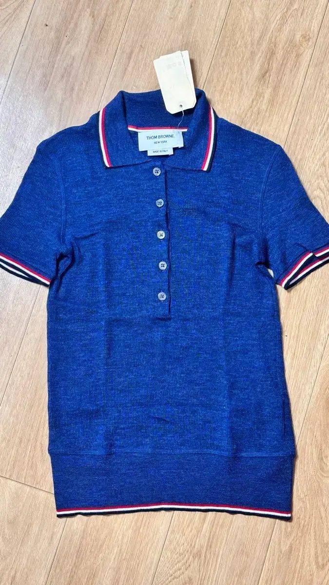 トム・ブラウン ウール カラーTシャツ
