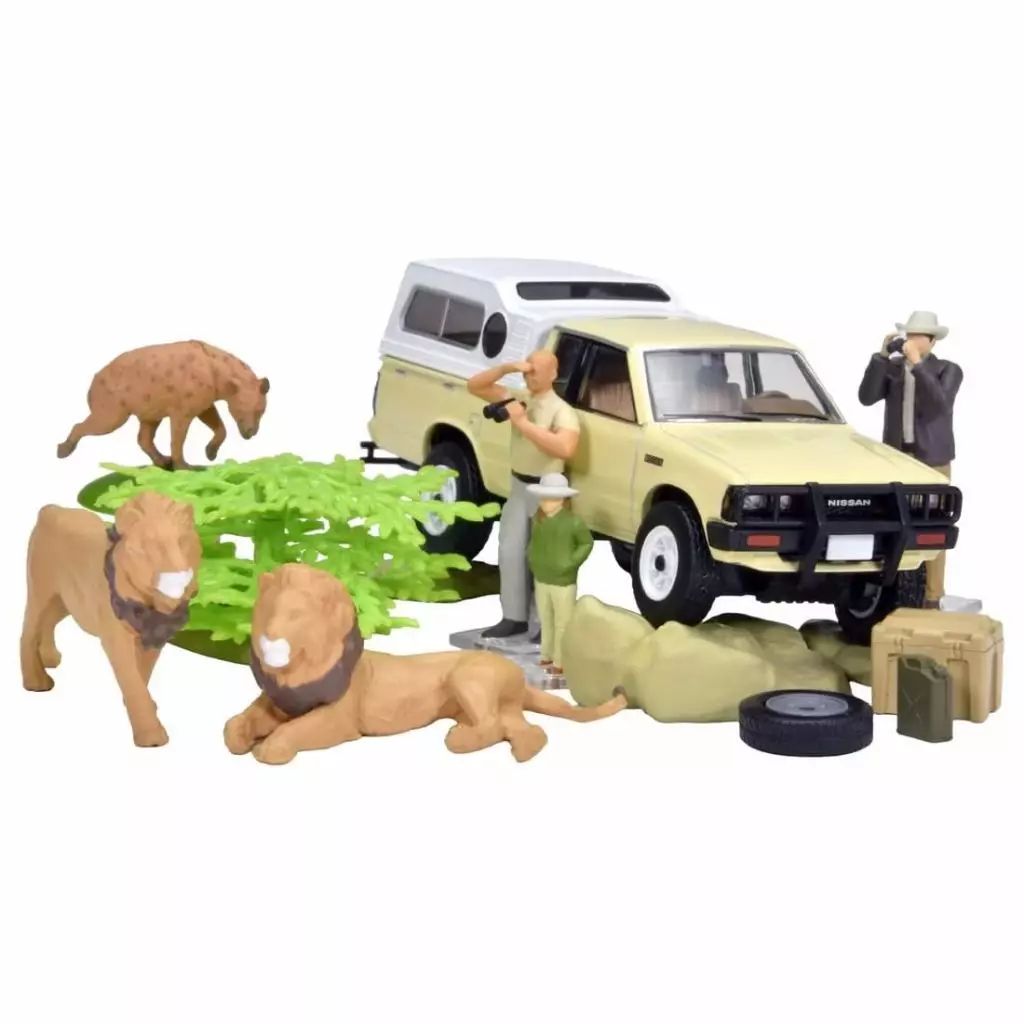 【新品】ミニカー 1/64 #カースナップ32a サファリ4 (ニッサン トラック 4×4 キングキャブ付属) 「ジオコレ64 海洋堂×トミカリミテッド ヴィンテージ」 [336693]