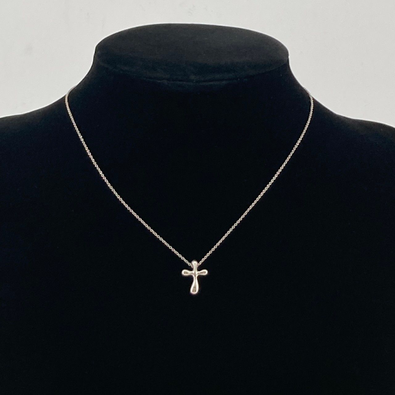TIFFANY&Co.（ティファニー） スモールクロス ネックレス シルバー925