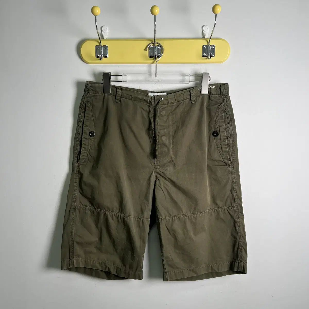 STONE ISLAND ガーメント ダイング ハーフパンツ カーキ 48