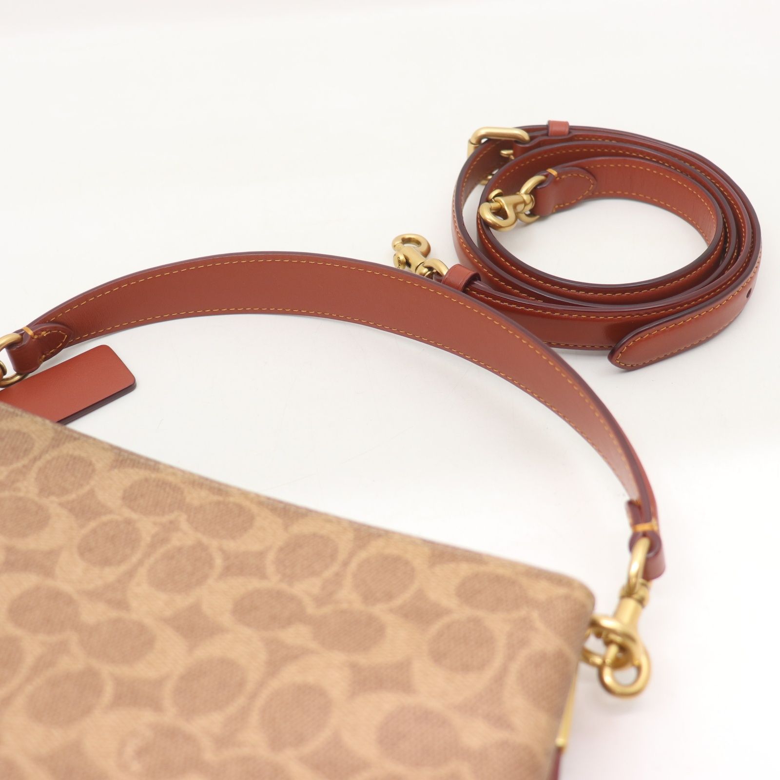 IT3OXF3UKDJ2 美品 COACH コーチ シグネチャー レザー ダブルジップ