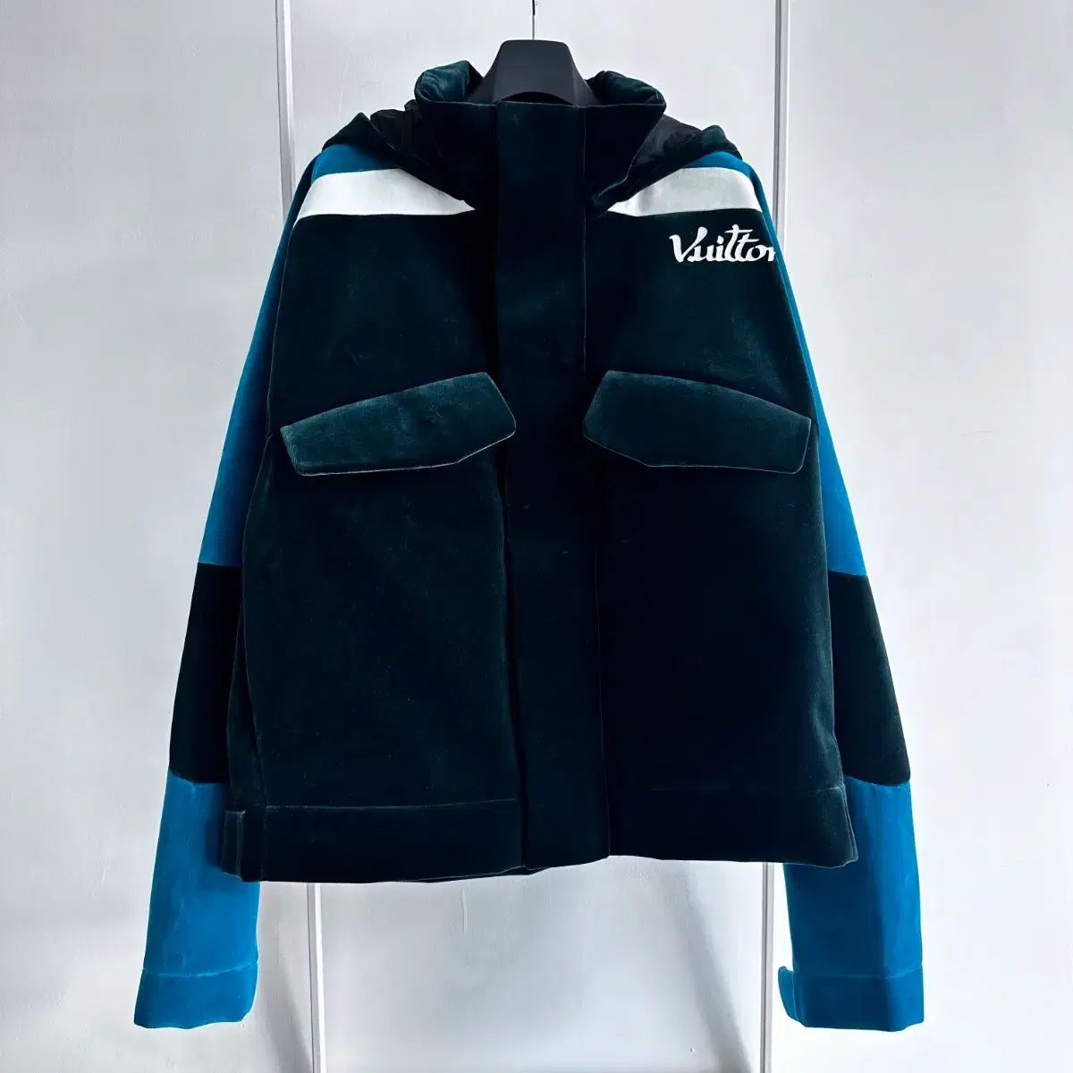 56 / ルイヴィトン LV テクニカル テープ ベロア WIND AND WISH ブレーカー ジャケット