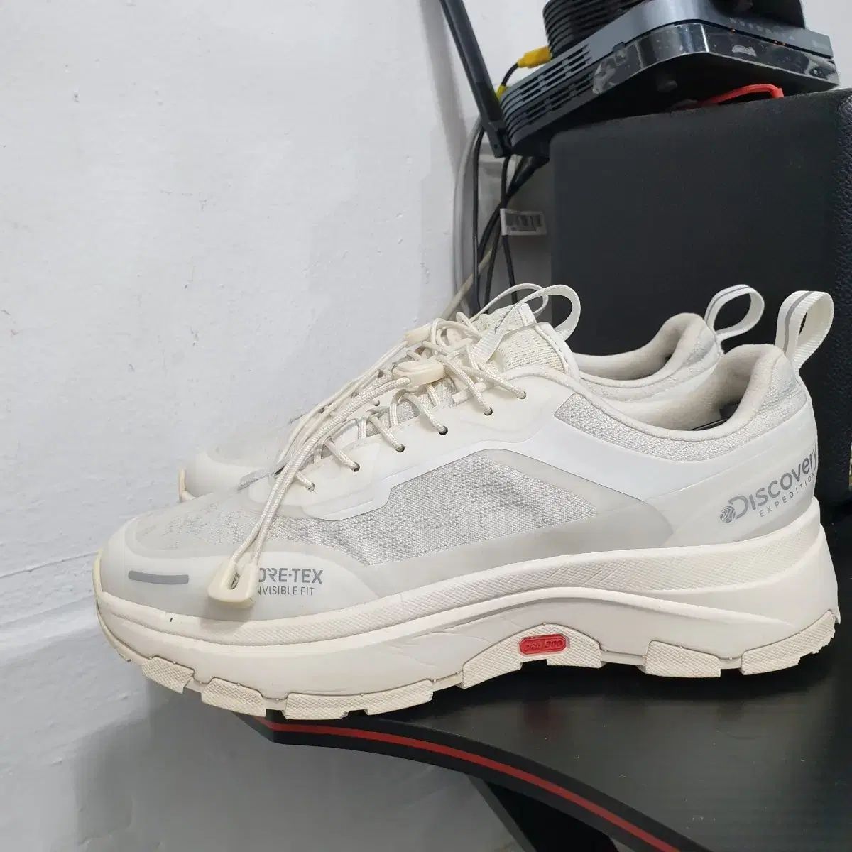 DISCOVERY GORE-TEX スニーカー ベージュ (240)