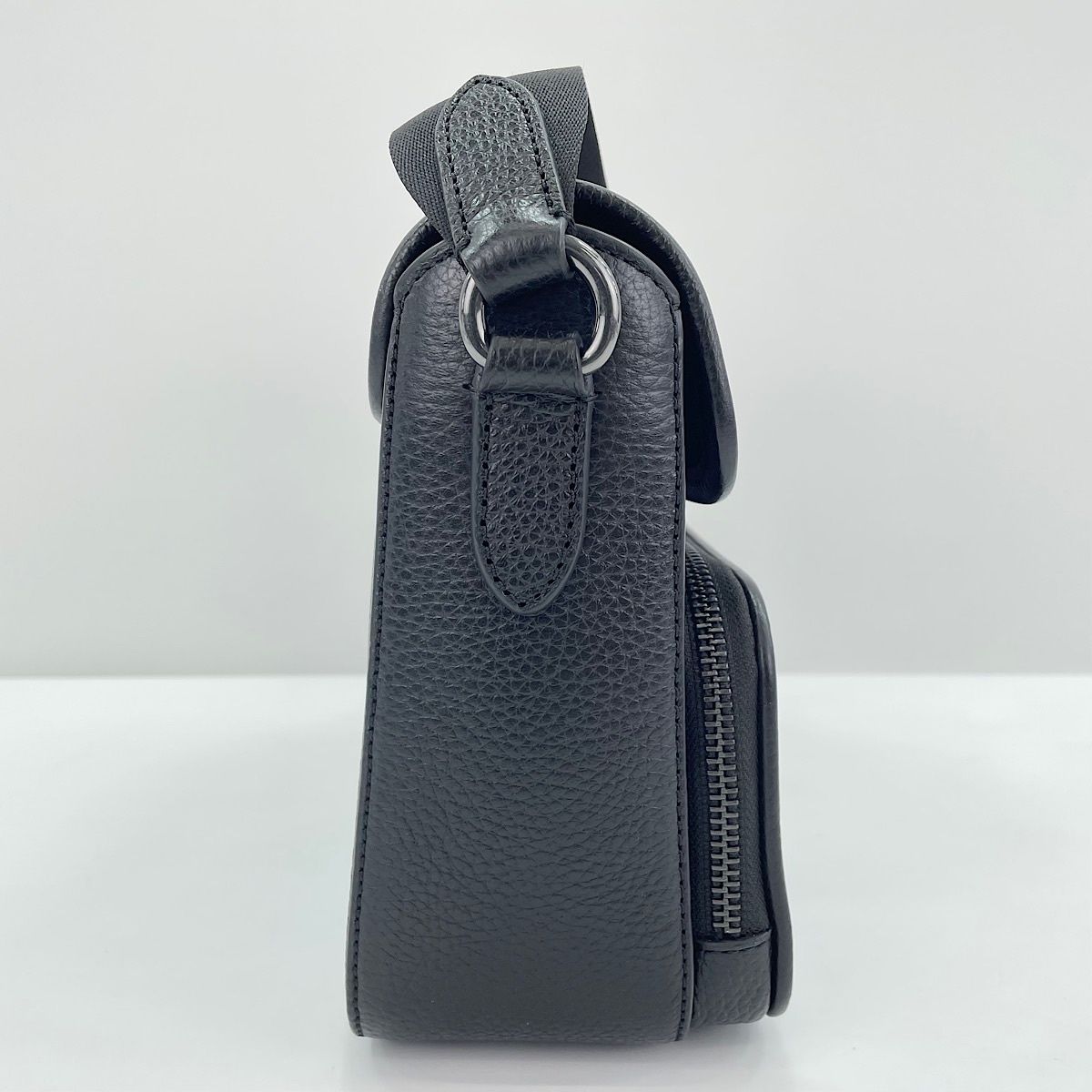 コーチ ボディバッグ シグネチャー PVC レザー 斜め掛け ブラック グレー COACH コーチ サリバン フラップ クロスボディ シグネチャー レザー