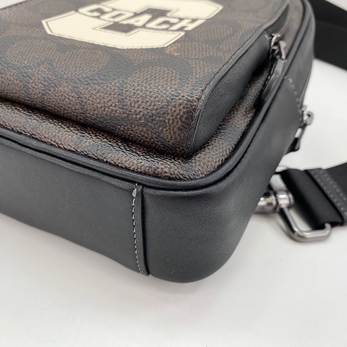 COACH コーチ ボディバッグ レーサースリング パック・シグネチャー