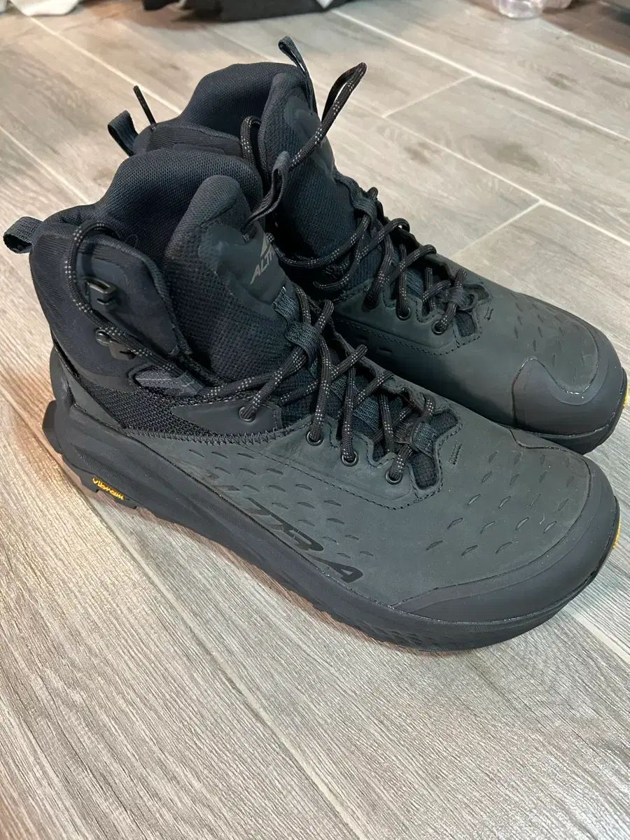 アルクラ オリンパス 6 ハイク ミッド gtx 285 新品 29,198円