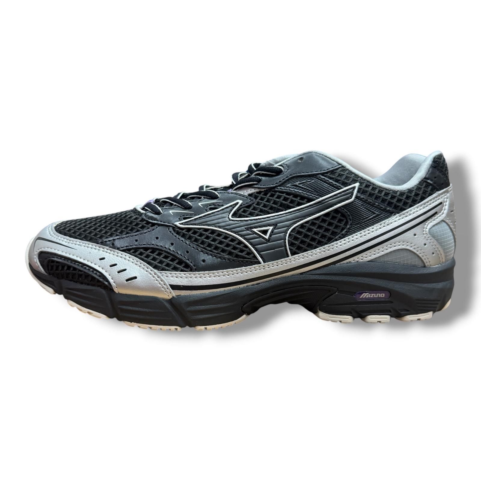 未使用 Mizuno MXR スニーカー ミズノ D1GA251501 ブラック 26cm （17093M） 未使用 Mizuno MXR スニーカー ミズノ D1GA251501 ブラック 26cm