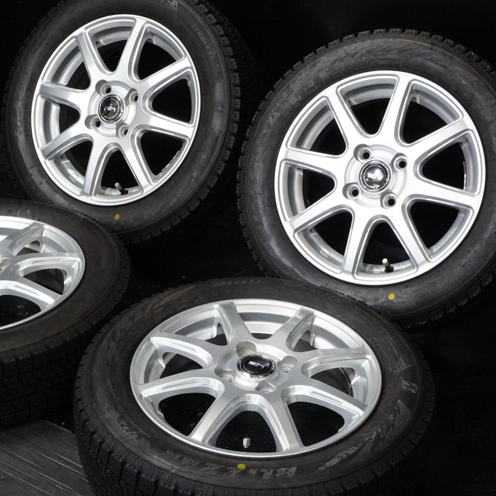 ブリヂストン J15HY 2u 4u 19度 23度 2本セット　おまけ付き 未使用品 スタッドレス 155/65R14 ブリヂストン BLIZZAK VRX2 2021年製