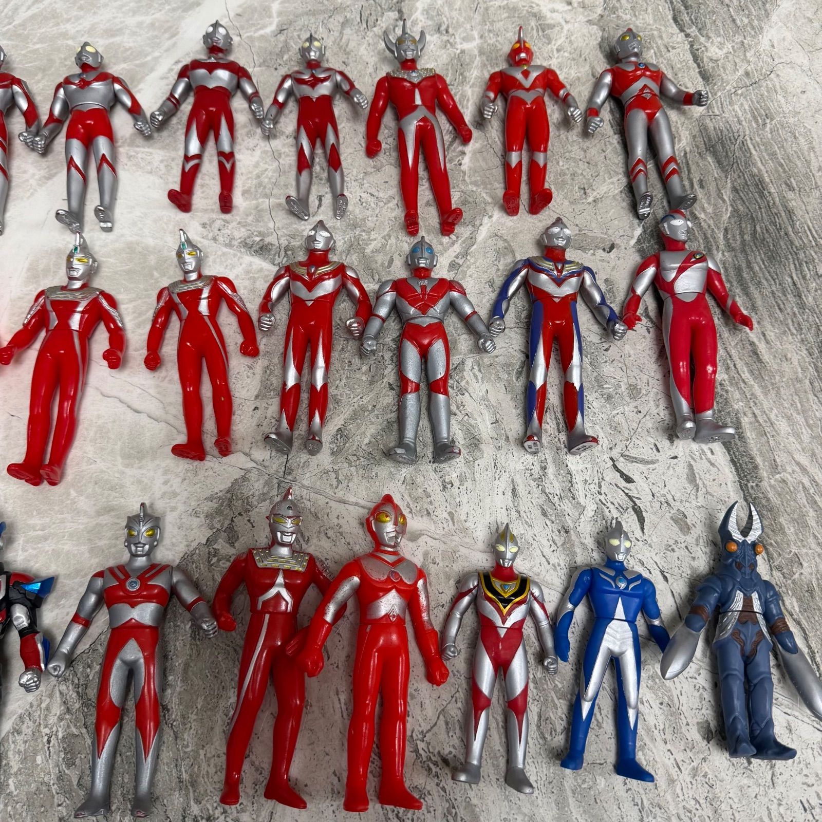 ウルトラマン ソフビ まとめ 25体 - メルカリ