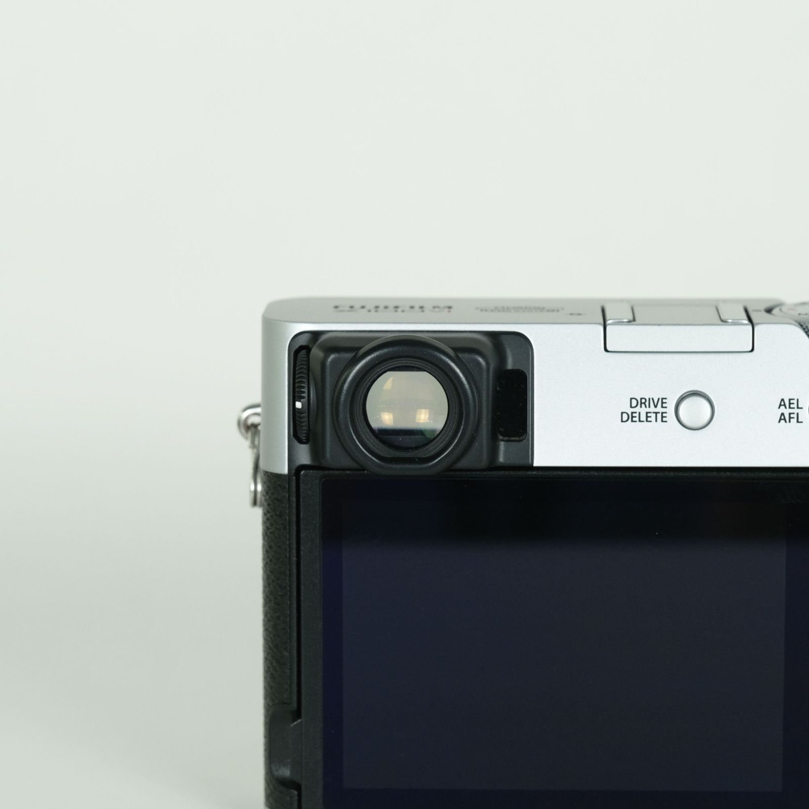 美品 | シャッター数6,700回] FUJIFILM X100VI [シルバー