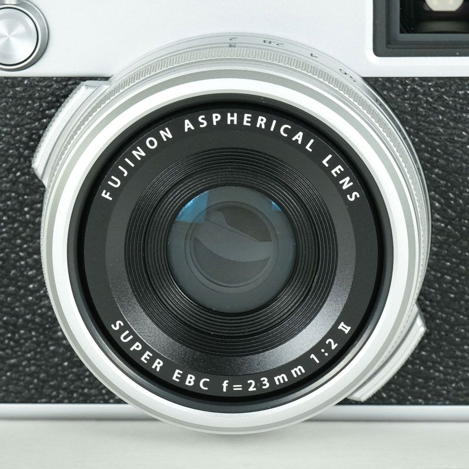 美品 | シャッター数6,700回] FUJIFILM X100VI [シルバー