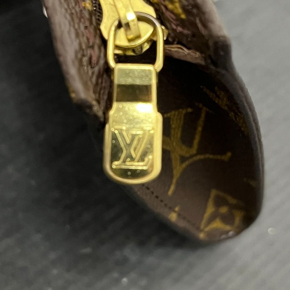 06w28115 ルイ・ヴィトン LOUIS VUITTON ポーチ 【中古品】 - メルカリ