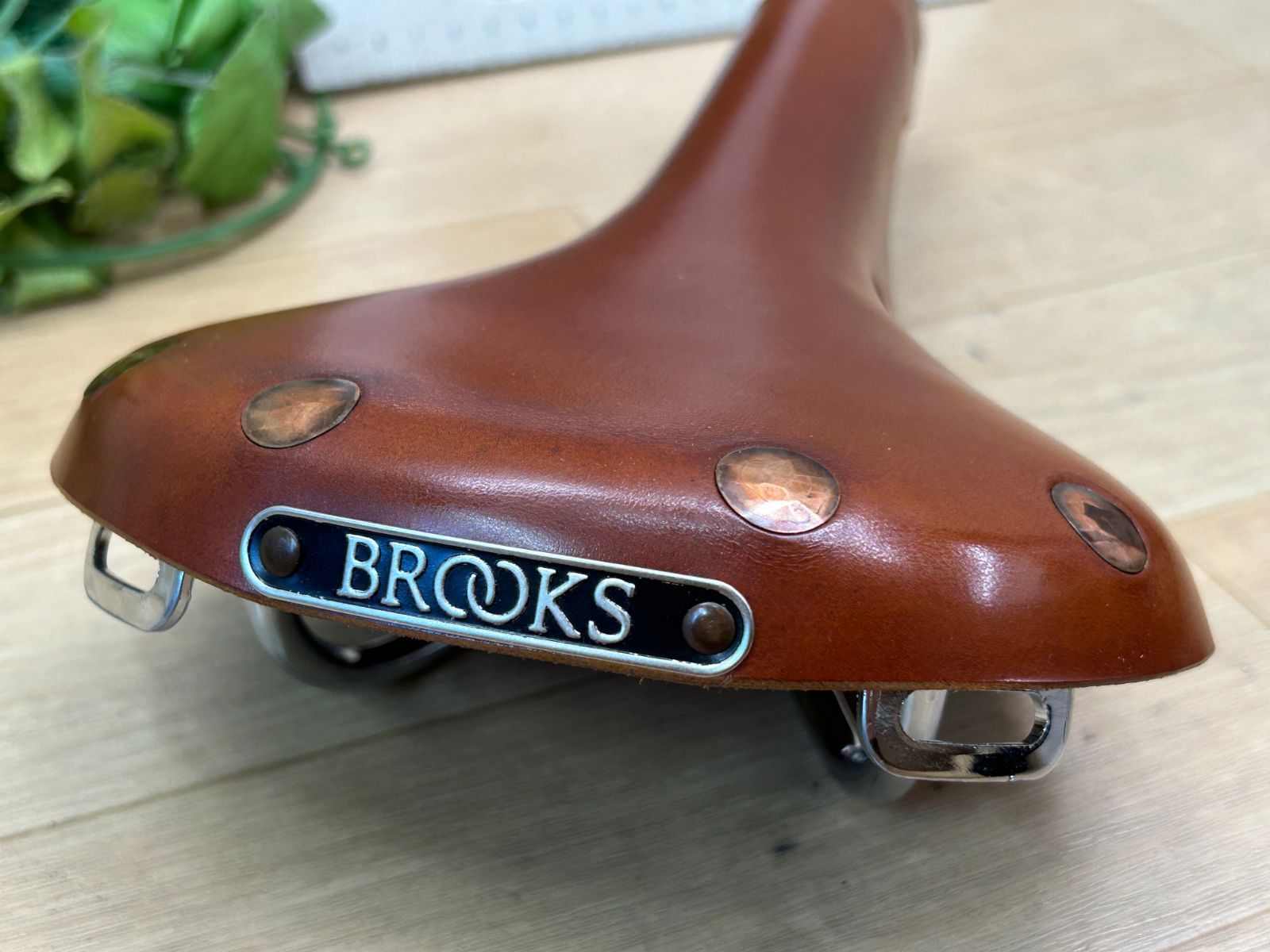 ☆ テルスポ イチ推し!! ほぼ未使用!! BROOKS SWIFT CHROME 499g HONEY
