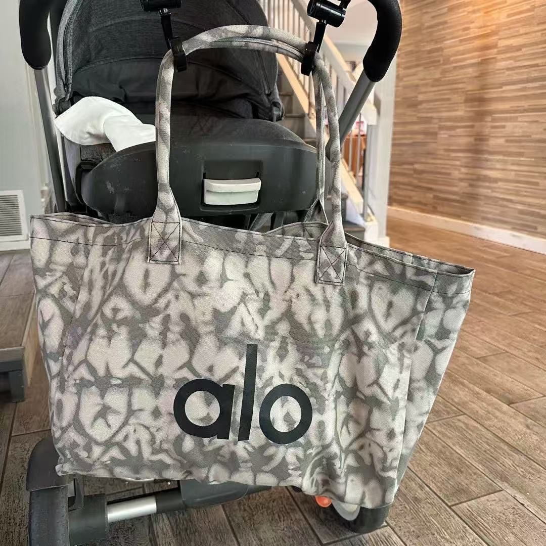 Alo Yoga トートバッグ　グレー 新品未使用 アローヨガ ALO Yoga トートバッグ グレー - メルカリ