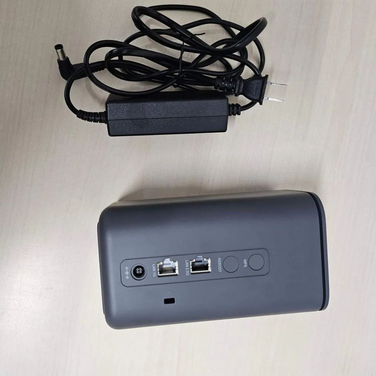 docomo home 5G HR02 Wi-Fiルーター 中古 C07131 - メルカリ