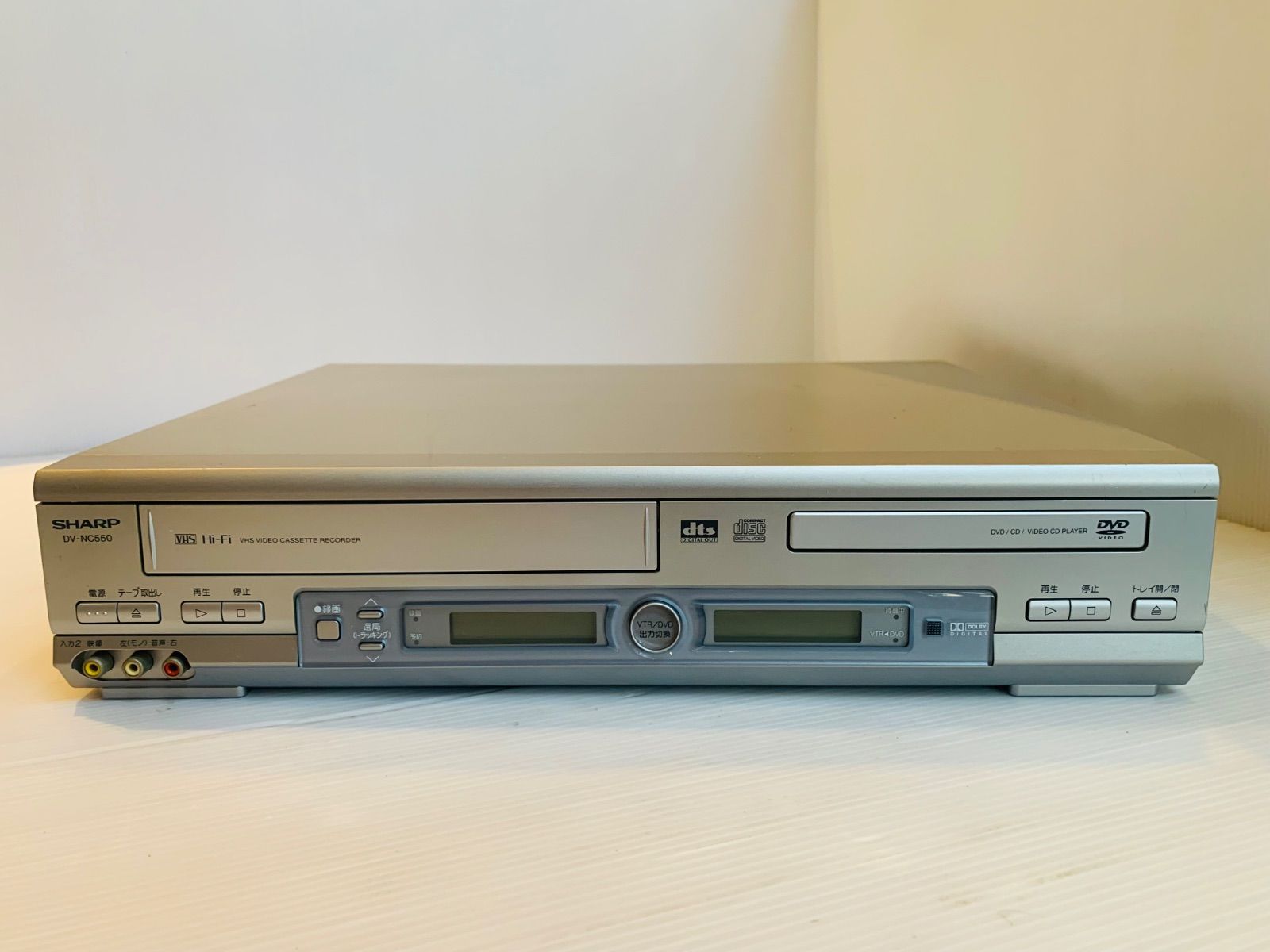 動作品】SHARP Hi-Fiビデオ一体型DVDプレーヤー DV-NC550 - メルカリ