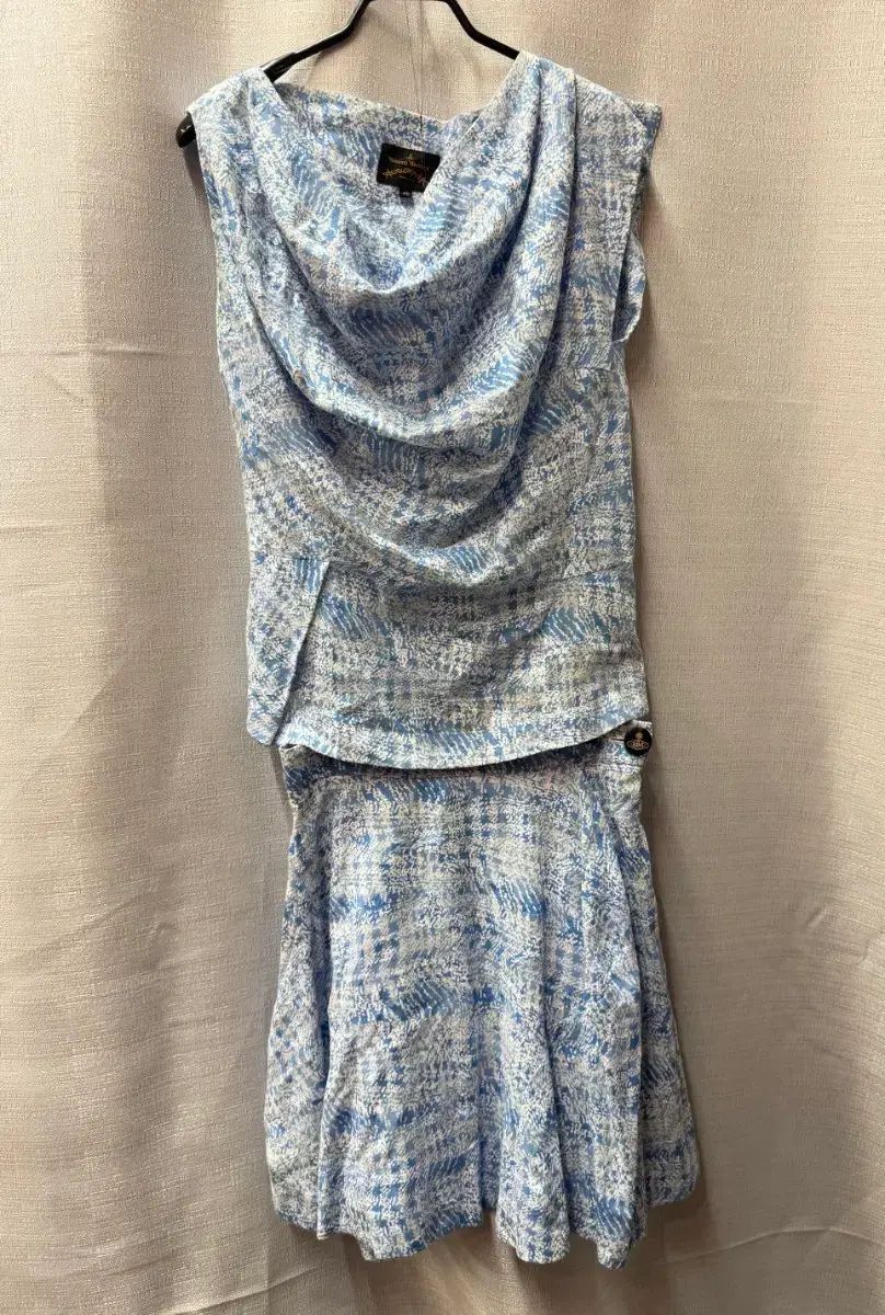 ほぼ新品) VIVIENNE WESTWOOD ブルー 텍스처 セットアップ 29,497円