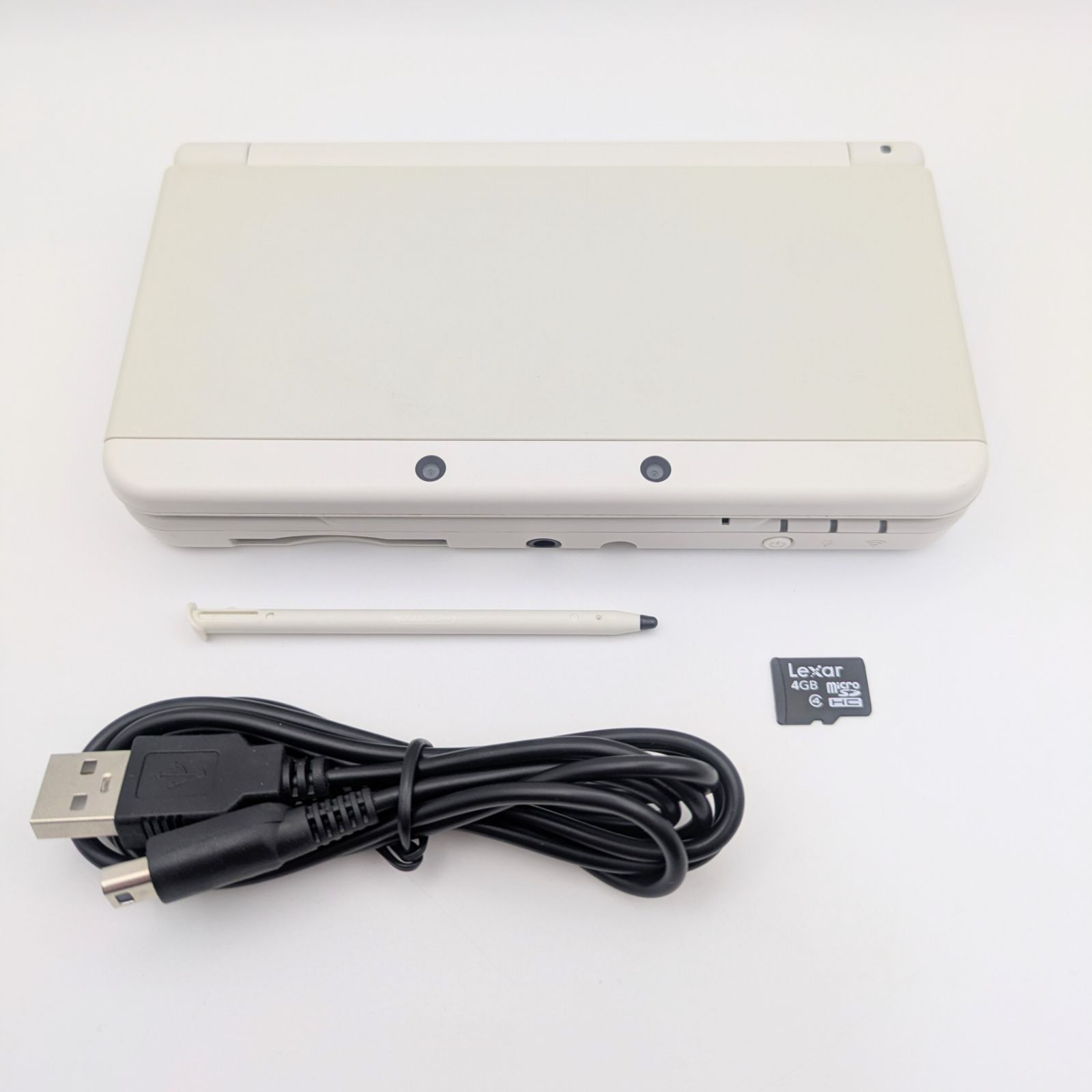 【動作品】Newニンテンドー3DS ホワイト 18,060円