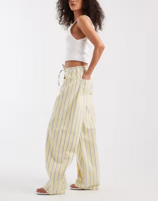 ピーシーズ レディース ボトムス デニムパンツ ジーンズ PIECES tie waist mid rise barreleg jeans in pastel yellow and blue stri