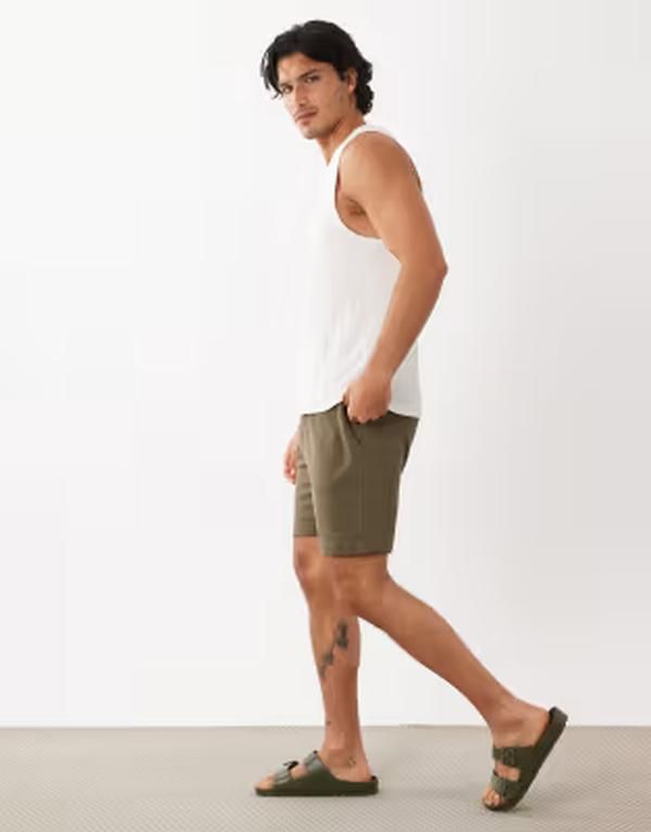 エイソス メンズ ボトムス ハーフパンツ・ショーツ ショートパンツ ジャージー ASOS DESIGN slim textured fit jersey shorts in stone Gray グレ