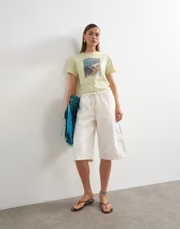 トップショップ レディース ボトムス ハーフパンツ・ショーツ ショートパンツ デニム Topshop denim pull on barrel shorts in bone デニム