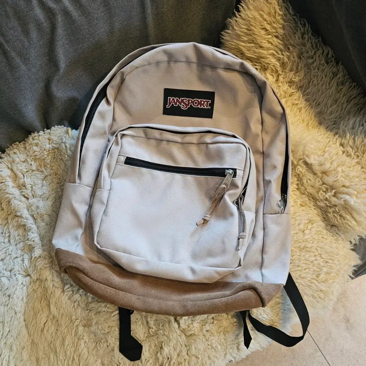 JANSPORT カーキ ベージュ COLOR スウェード バックパック 8,705円