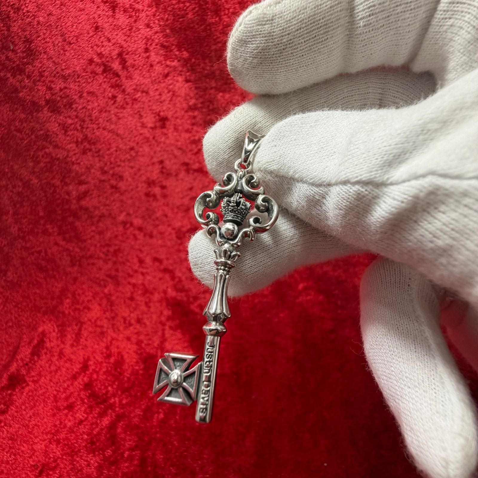 美品 クリエイションキーネックレストップ ジャスティンデイビス