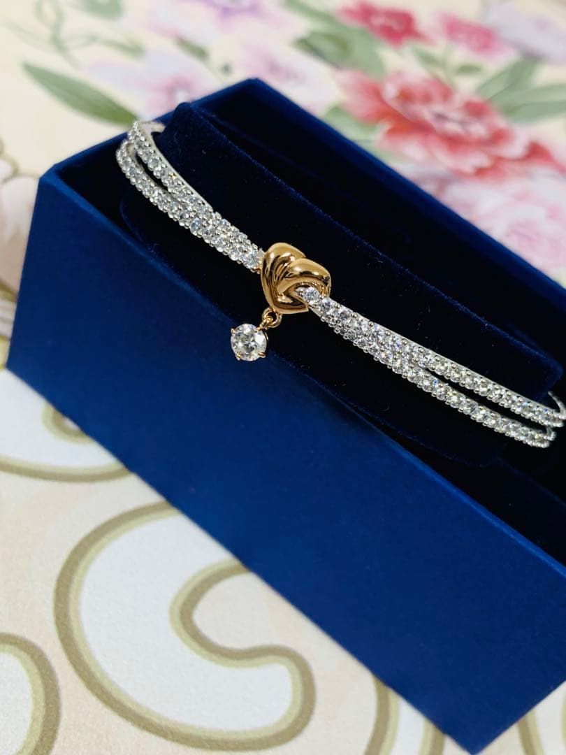 新品 スワロフスキーSwarovski Lifelong Heart バングル - メルカリ