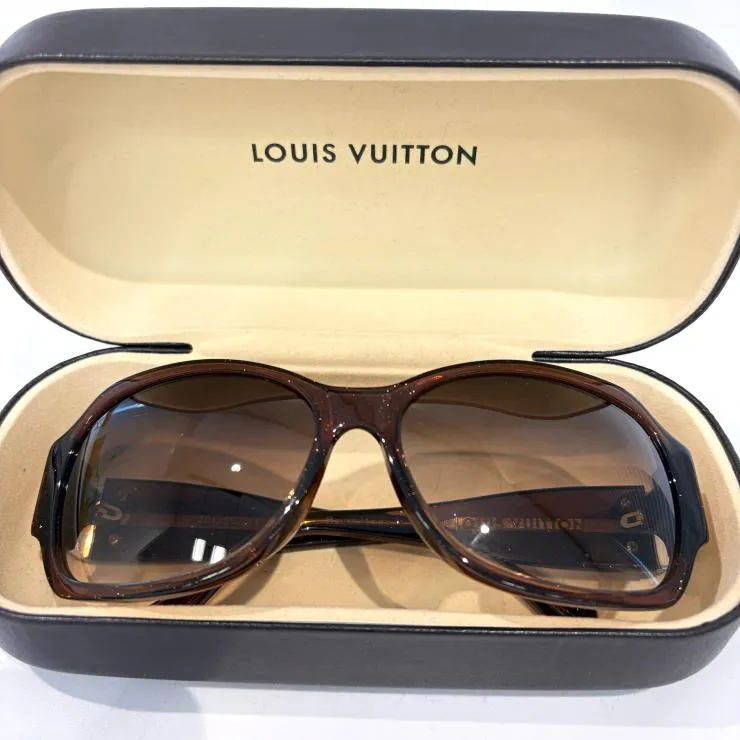 LOUIS VUITTON ウルスラ ストラス ラメ モノグラムフラワー サングラス
