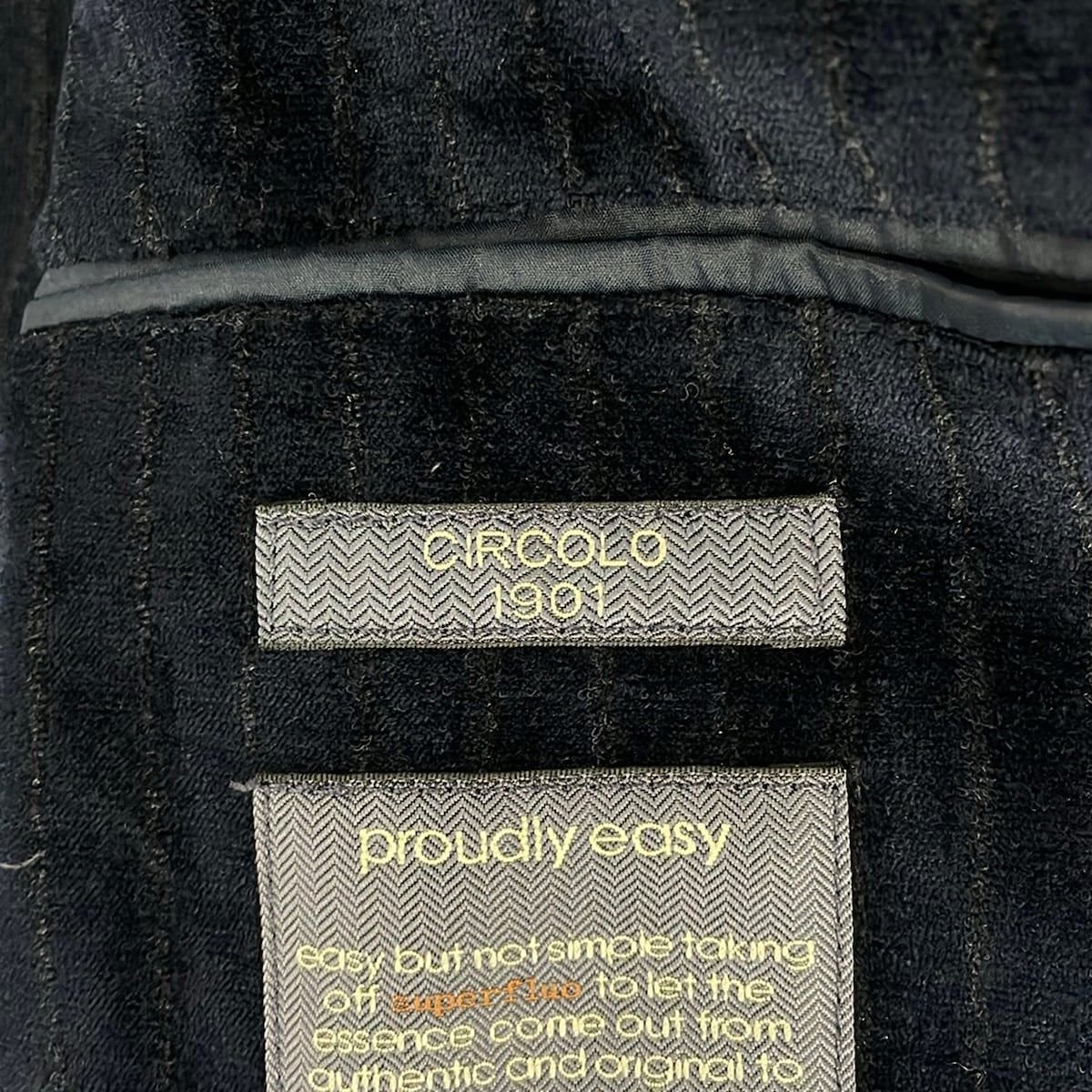 CIRCOLO1901(チルコロ) シングルスーツ メンズ美品  - ネイビー×ダークネイビー ベロア/ストライプ CIRCOLO1901(チルコロ) シングルスーツ メンズ美品 - ネイビー×ダーク