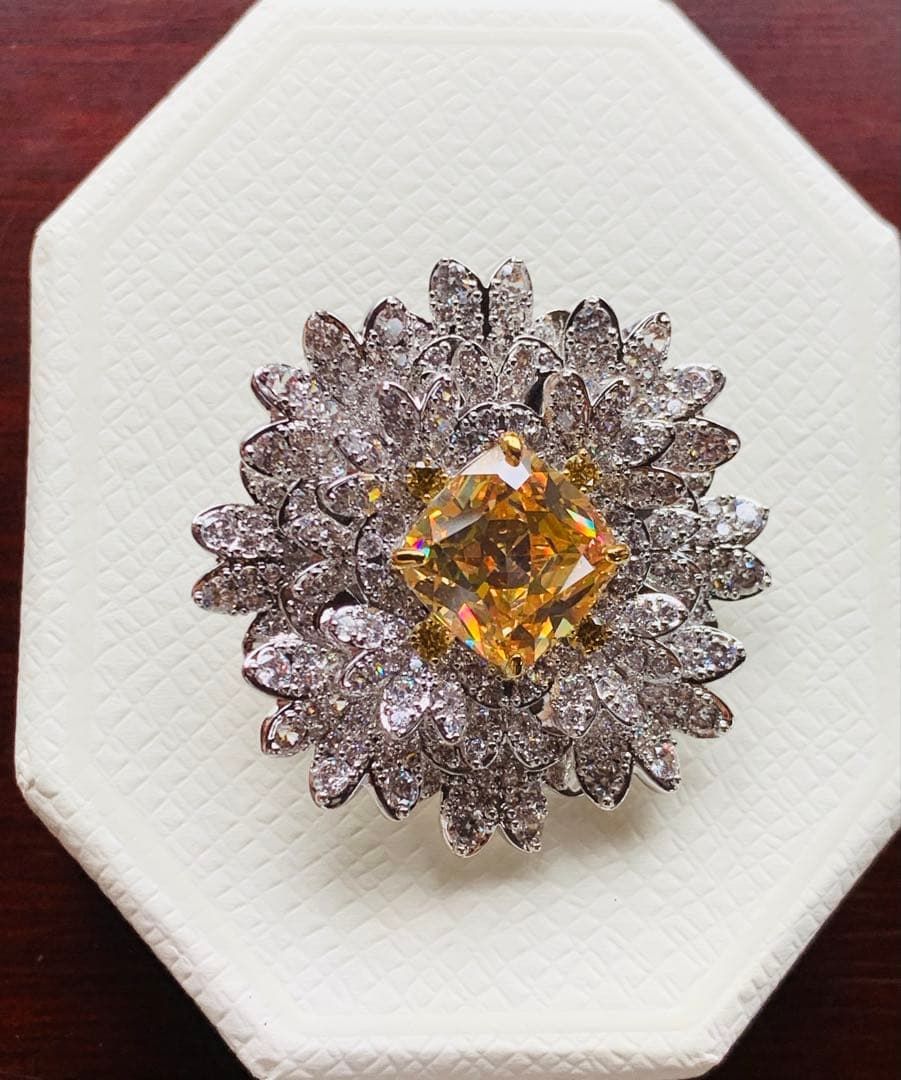 新品　スワロフスキーSwarovski Eternal Flower ブローチ